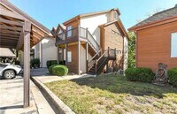 Building Photo - SEE IT NOW: Charming 2-Bedroom Condo in a Convenient Location ~ $500 MOVE-IN SPECIAL!