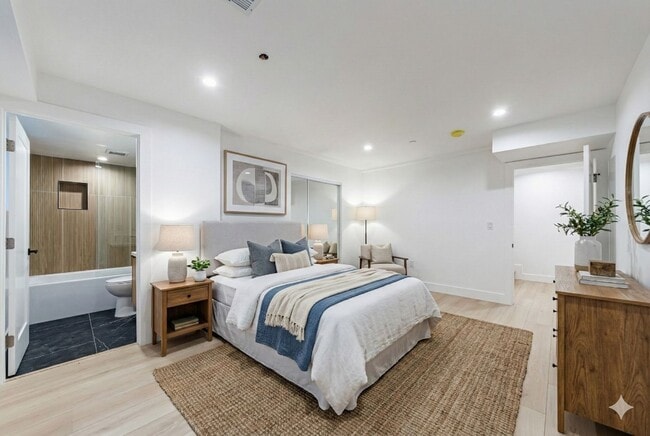 Building Photo - 1658 S. Hayworth