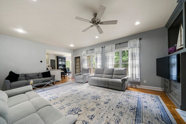 Building Photo - 442 Chatfield Pointe NW