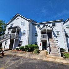 Building Photo - 2506 Avent Ferry Rd