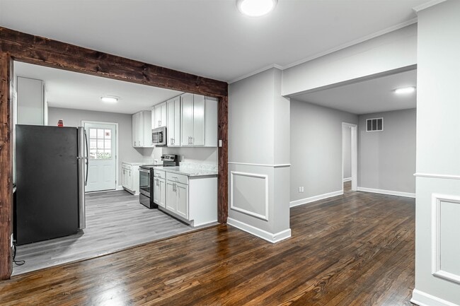 Building Photo - 345 S White Station Rd