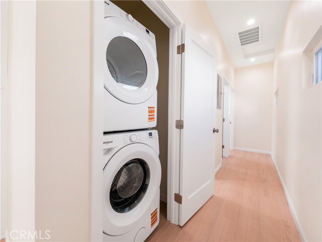 Building Photo - 636 Pioneer Dr