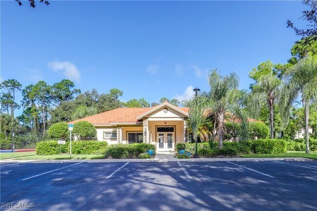 Primary Photo - 300 Robin Hood Cir