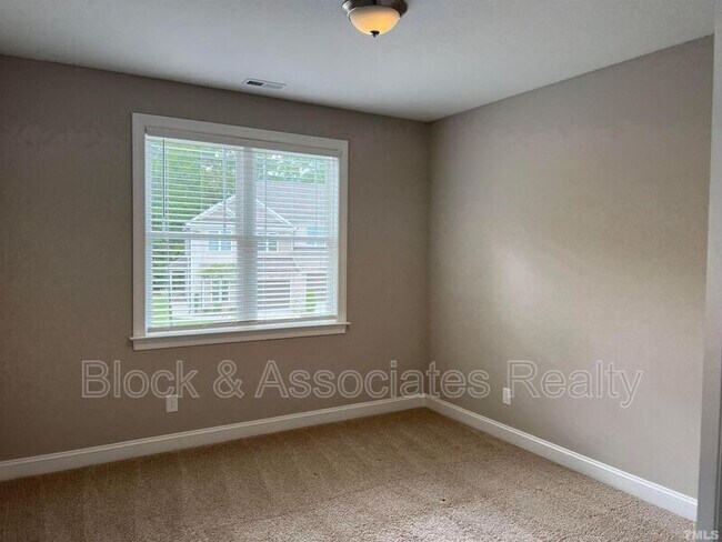 Building Photo - 555 Mariah Towns Way