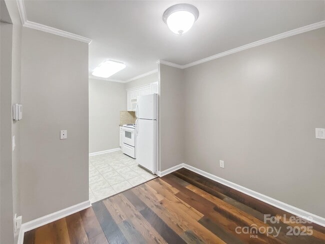 Building Photo - 3217 Heathstead Place