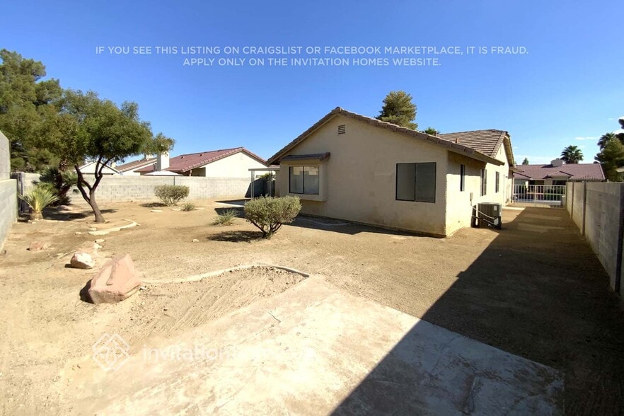 Building Photo - 4920 Evergreen Glen Dr