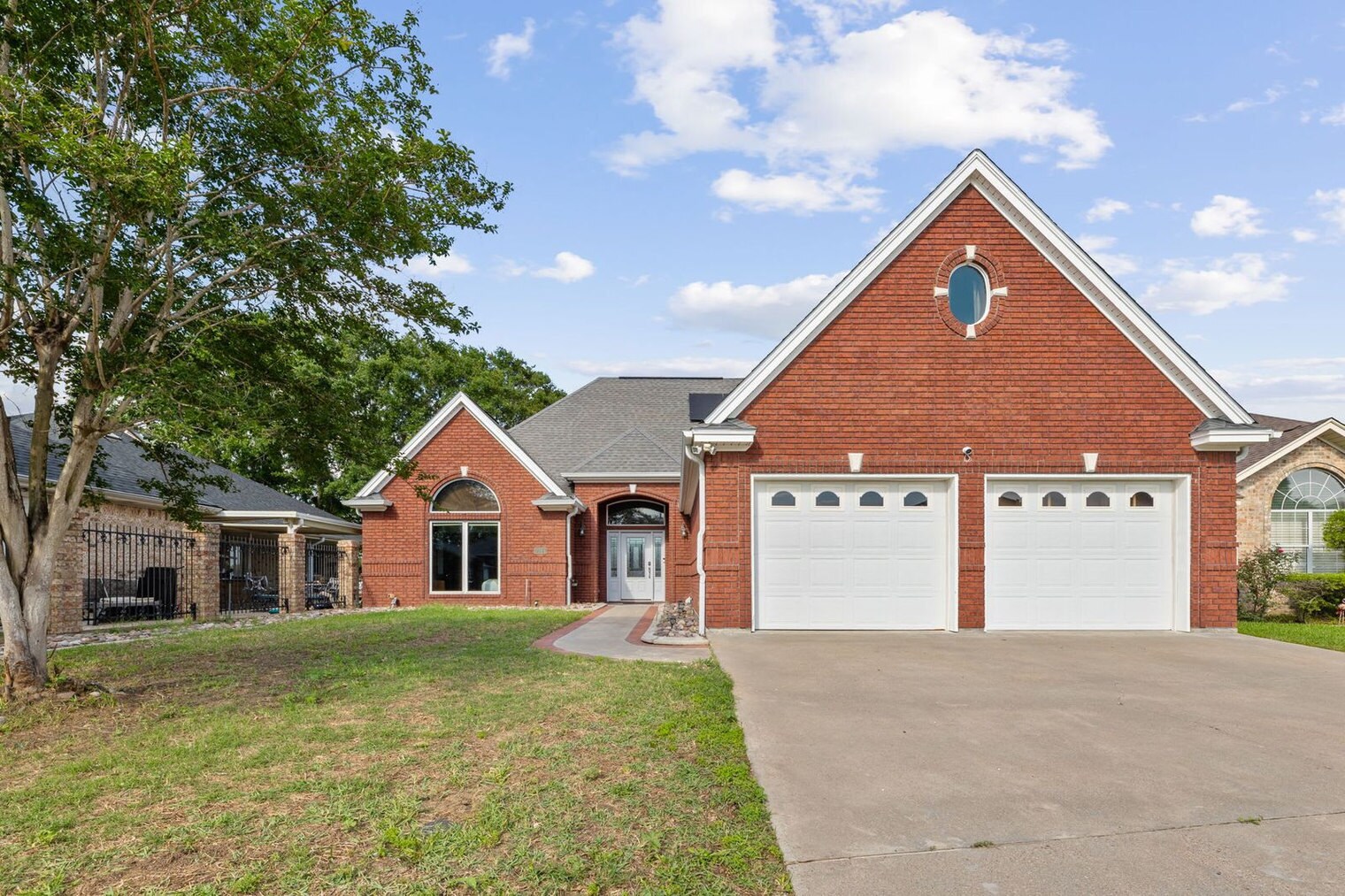 Building Photo - 7724 Golfhill Dr