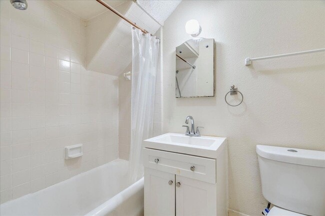 Building Photo - 1103 W 22nd St