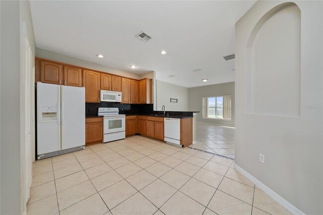 Building Photo - 607 Hacienda Cir