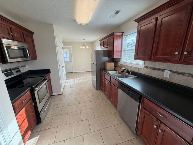 Building Photo - 22 Skylar Ct