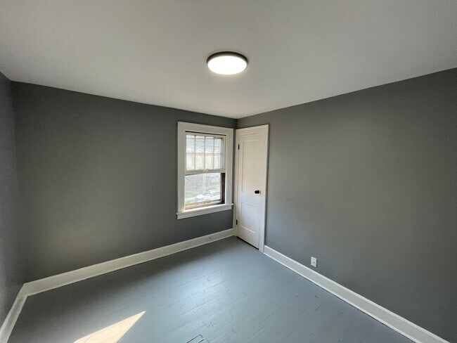 Building Photo - SECTION 8 and EDEN Accepted!!! Newly Renovated 3 Brd Home!