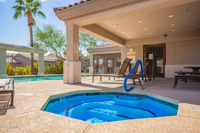 Building Photo - 7978 W Beck Ln