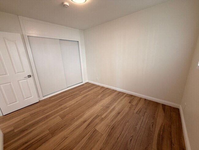 Building Photo - Completely Remodeled 2 Bed, 1 Bath in San Pedro w/ Garage Parking!