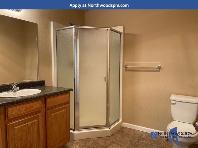 Building Photo - Nice 2 bed/2bath Townhome Located in White City