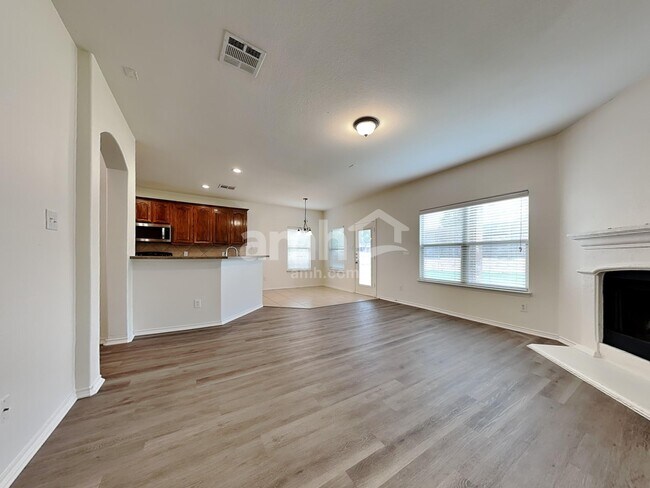 Building Photo - 1083 Carpenter Ct