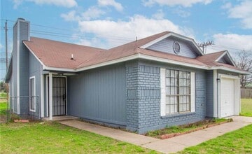 Building Photo - 2504 Magnum Cir