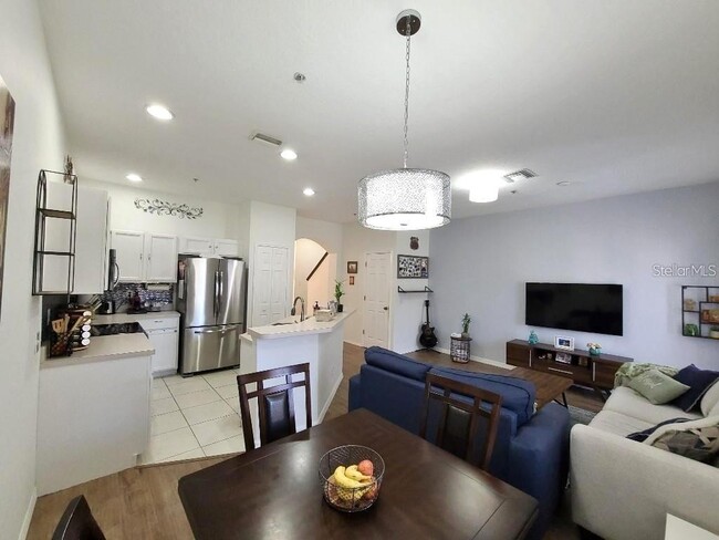 Building Photo - 3936 Yellowstone Cir