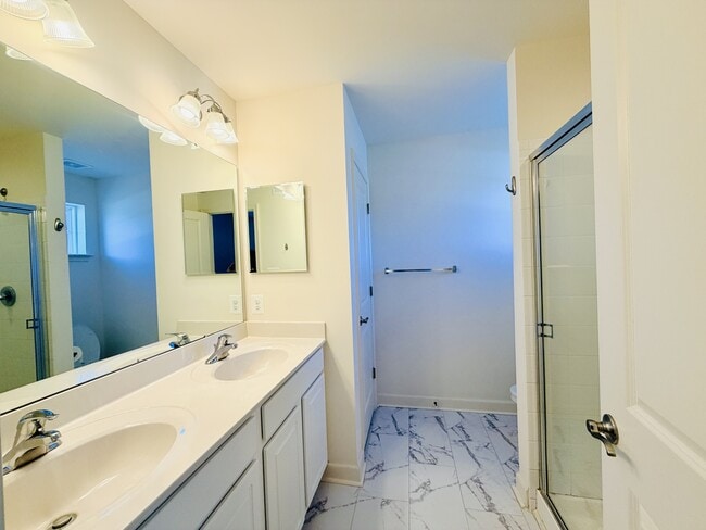 Building Photo - 43 Horse Trail Ln