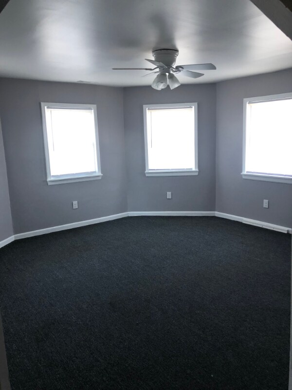 Building Photo - 4101 Fernhill Ave
