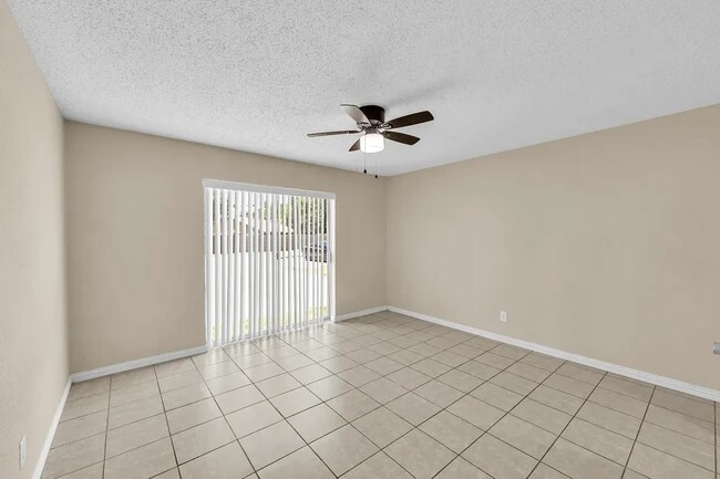 Building Photo - 3024 Tudor Ln