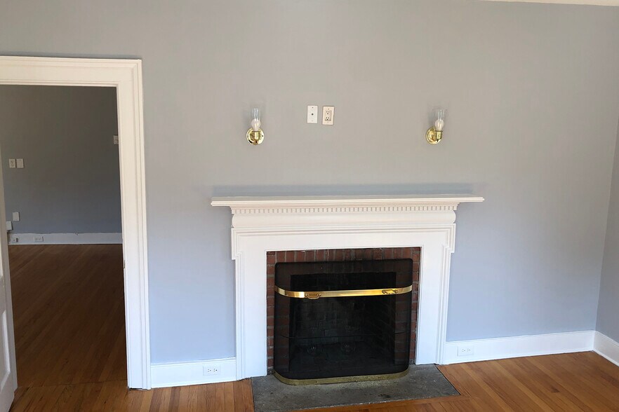 Building Photo - 26 S Main St