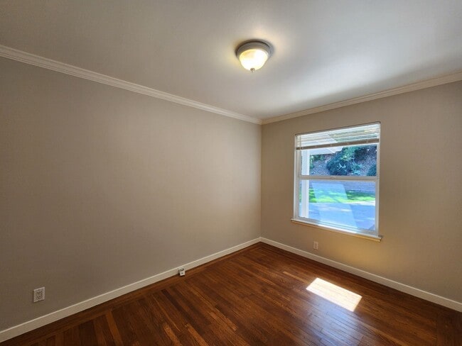 Building Photo - 3220 Del Monte St