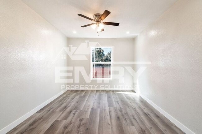 Building Photo - Available for rent in Lynwood 2 Bed 2 Bath...