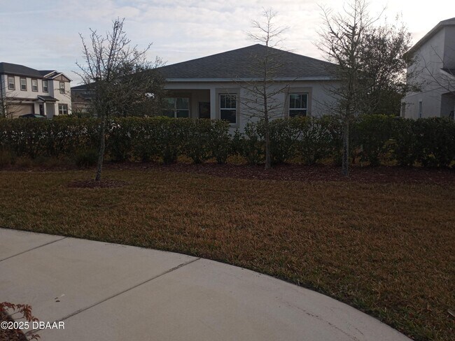 Building Photo - 5400 Hutchinson St