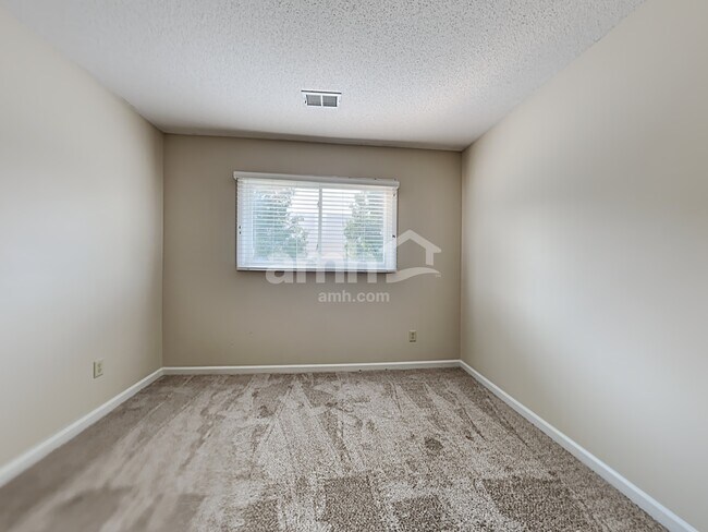 Building Photo - 5005 Bristol Woods