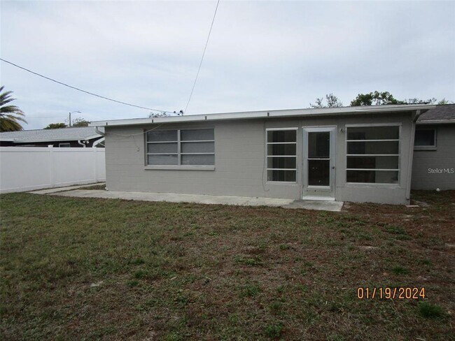 Building Photo - 4032 Westwood Dr