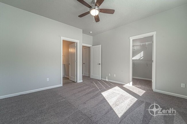 Building Photo - 16326 NE 20th St