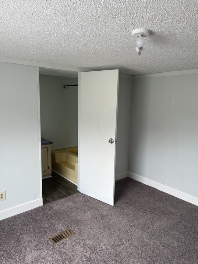 Building Photo - 108 Joe Dyar Rd