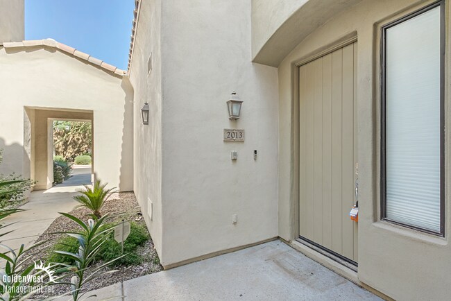 Building Photo - Gorgeous 2Bdm 2Ba Home with Golf-Course Vi...