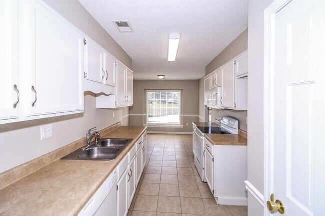 Building Photo - 1261 Fox Trace Dr