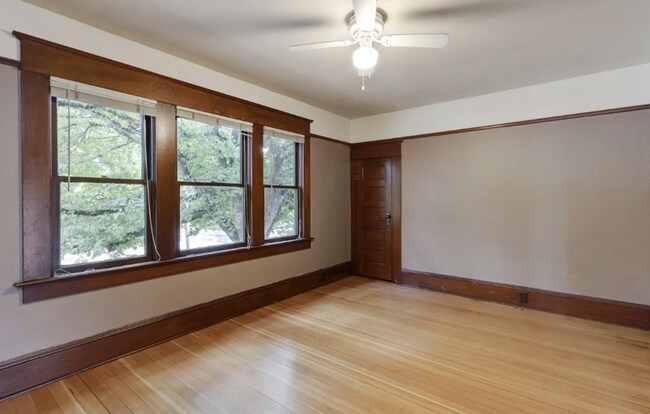 Building Photo - Rare Home Near OSU Campus! **MOVE IN SPECIAL**
