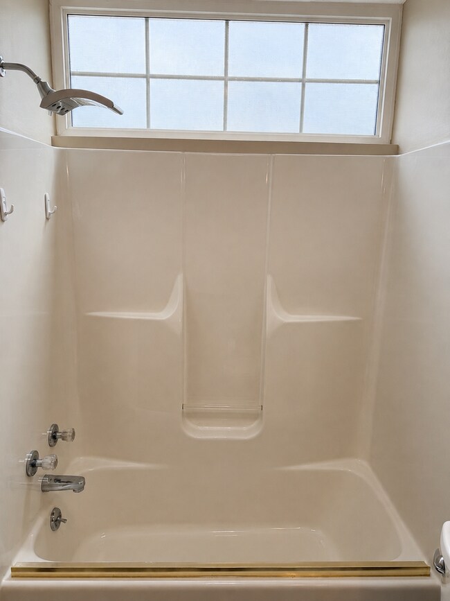 Building Photo - 2257 Huntingdon Dr
