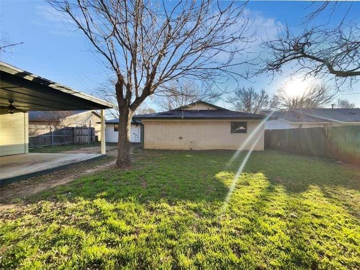 Building Photo - 2422 Kingston St