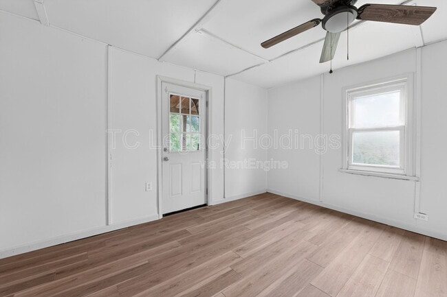 Building Photo - 44 Holbert Ave