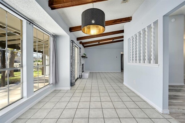 Building Photo - 9924 Chukar Bend