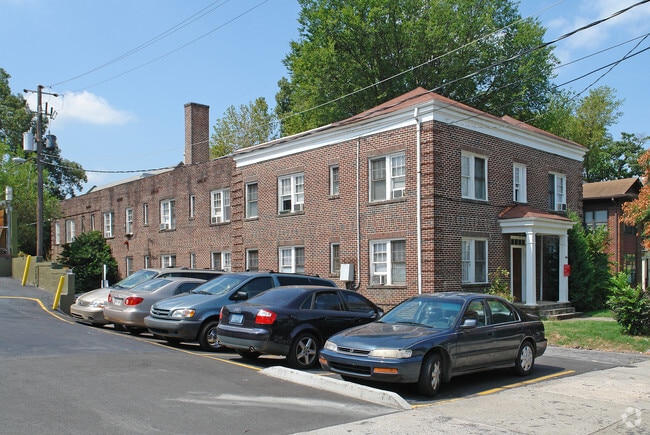 Primary Photo - 1043 Saint Charles Ave NE