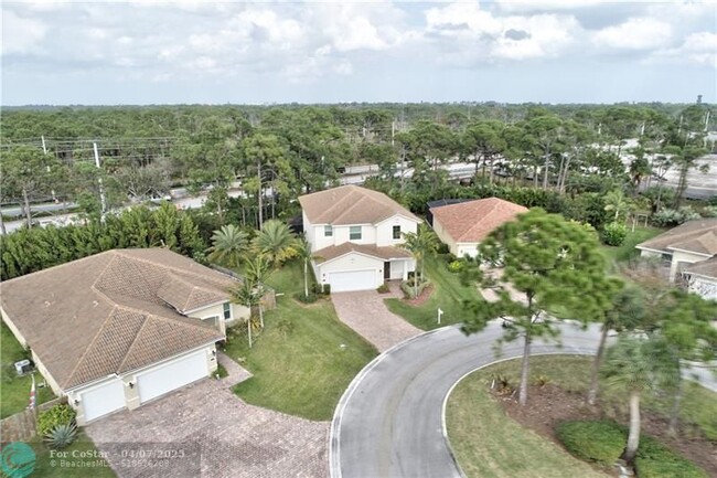 Building Photo - 495 NE Abaca Way
