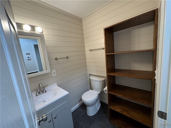 Building Photo - 304 Birchwood Blvd