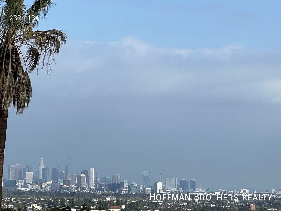 Building Photo - 1146 N Clark St