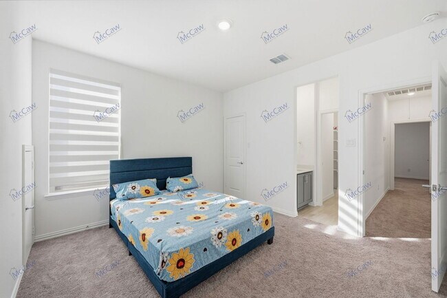 Building Photo - 2121 Esher Dr