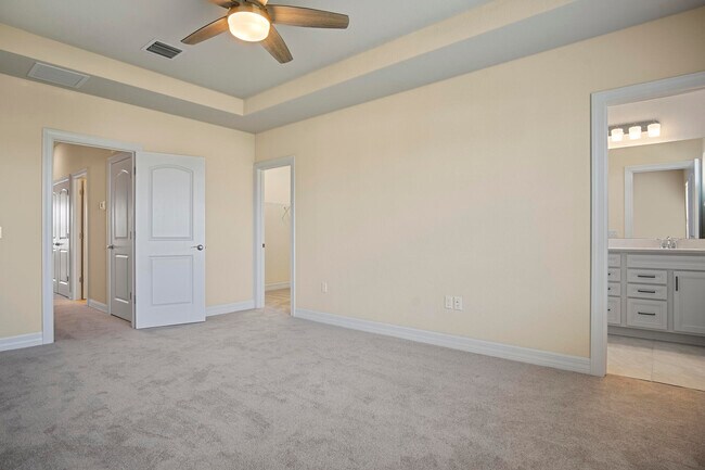 Building Photo - 4837 Chantilly Rd