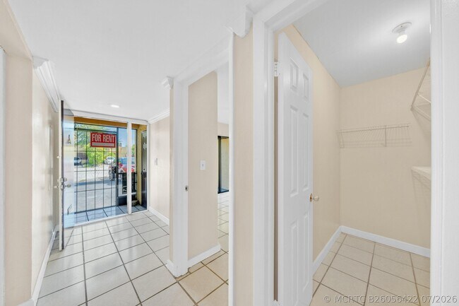 Building Photo - 221 NW 43rd Pl