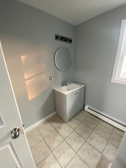 Building Photo - 79 Byfield St