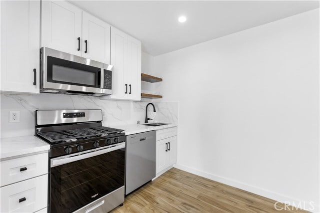 Building Photo - 742 S Stanley Ave