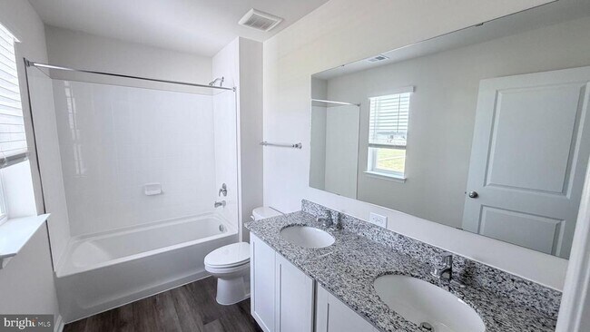 Building Photo - 107 Dinges St