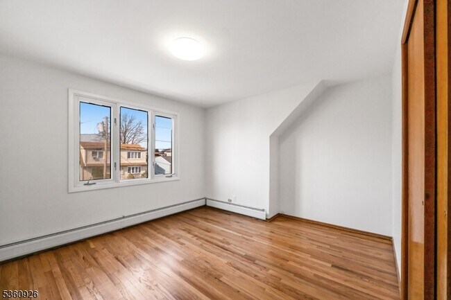 Building Photo - 316 Kipp Ave